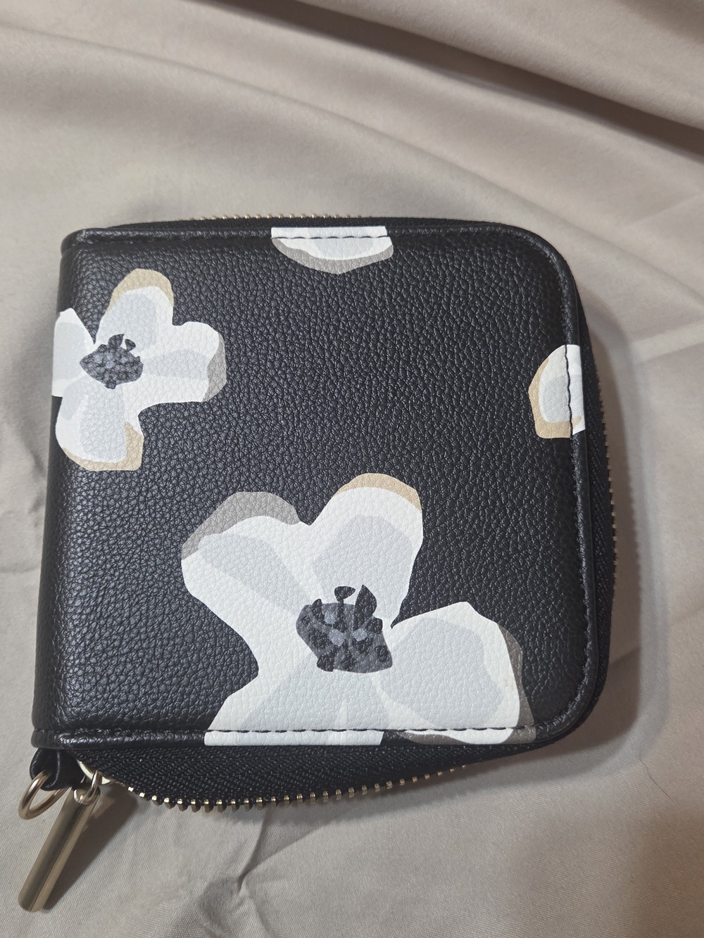 THIRTY-ONE Black Floral Zip-Around Compact Wallet
